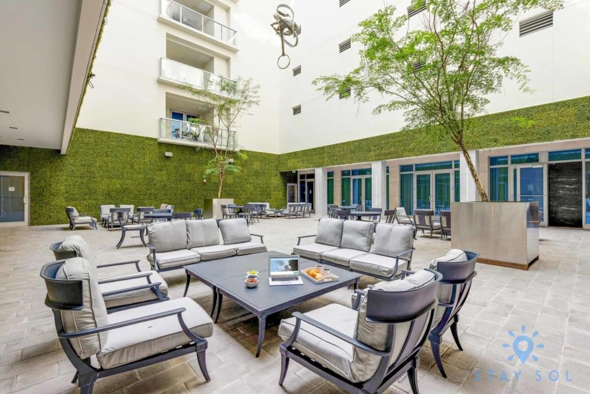 Exclusive Apartment - Rooftop Pool- Beachfront Hollywood Luaran gambar