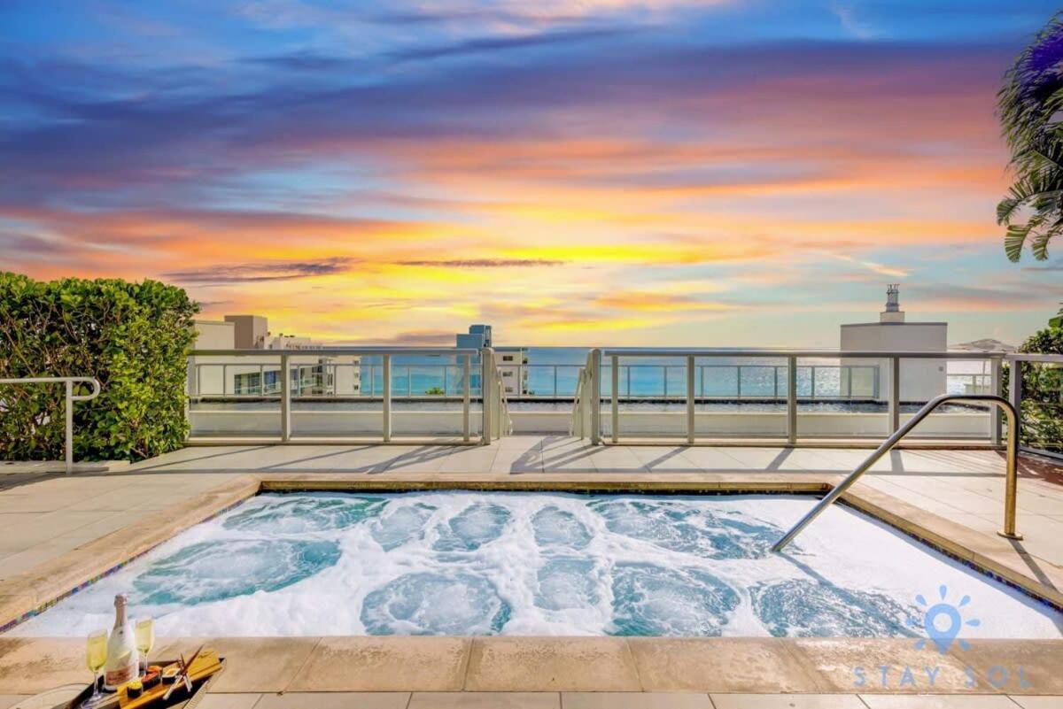 Exclusive Apartment - Rooftop Pool- Beachfront Hollywood Luaran gambar